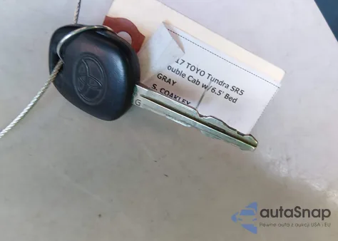 2017 Toyota Tundra Sr5 5.7L V8 z USA, uszkodzony, nr VIN 5TFRY5F10HX221145